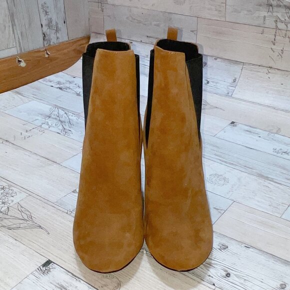 Guilty Soles Rosalie Tan Bootie - Picture 1 of 5